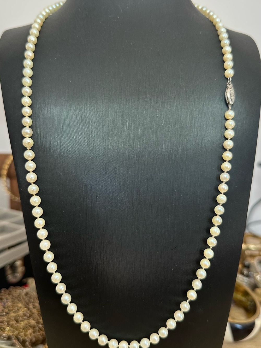 14k gold clasp Classic Pearl Strand Necklace